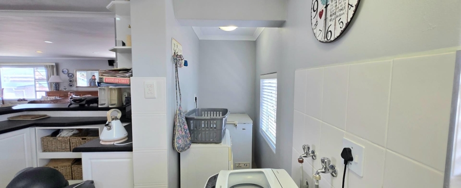 5 Bedroom Property for Sale in Franskraal Western Cape